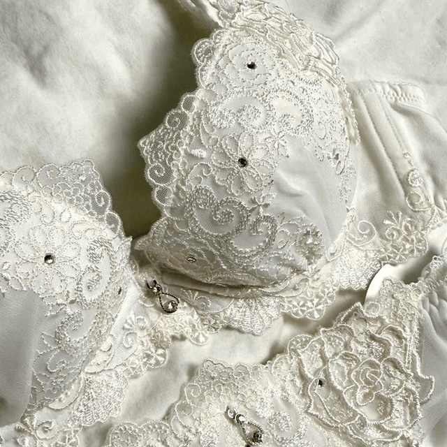 White Floral Embroidered Japanese Bra + Underwear Set UK 32A