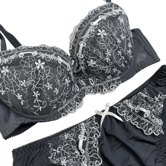 Dark grey/ charcoal Embroidered Japanese Bra and Underwear set UK 32D 