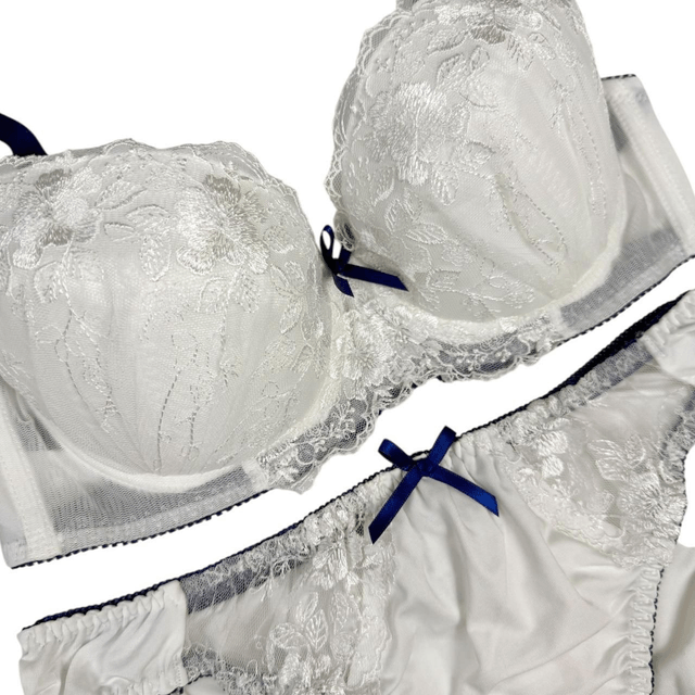 White and Navy Blue Floral Embroidered Japanese Bra + Underwear Set UK 36D (1)