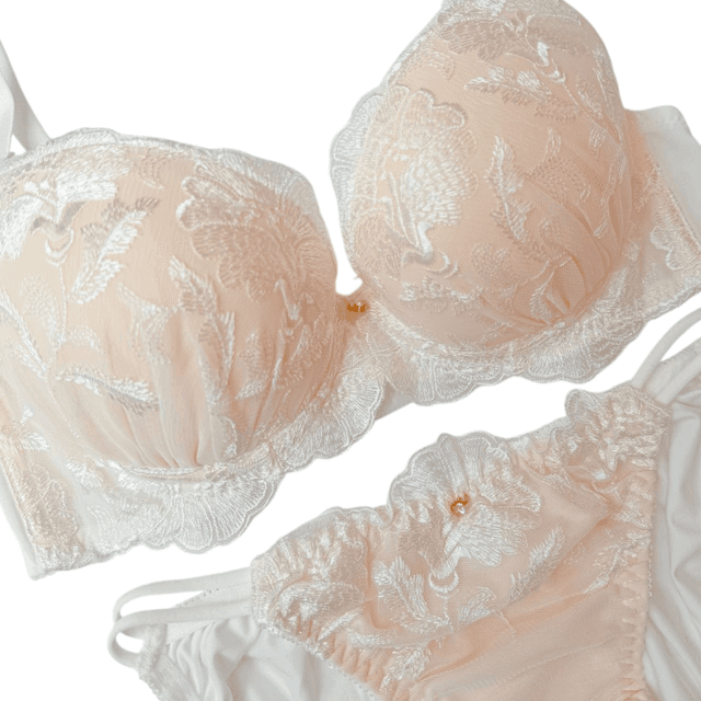 White and cream Japanese Bra + Underwear Set UK 32B  